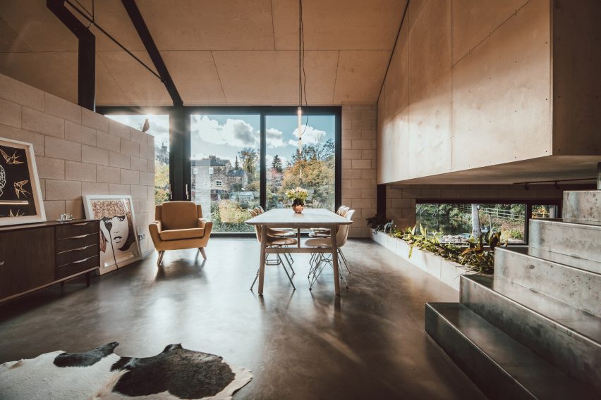 Twin-build house by Nik and Jon Daughtry in Sheffield