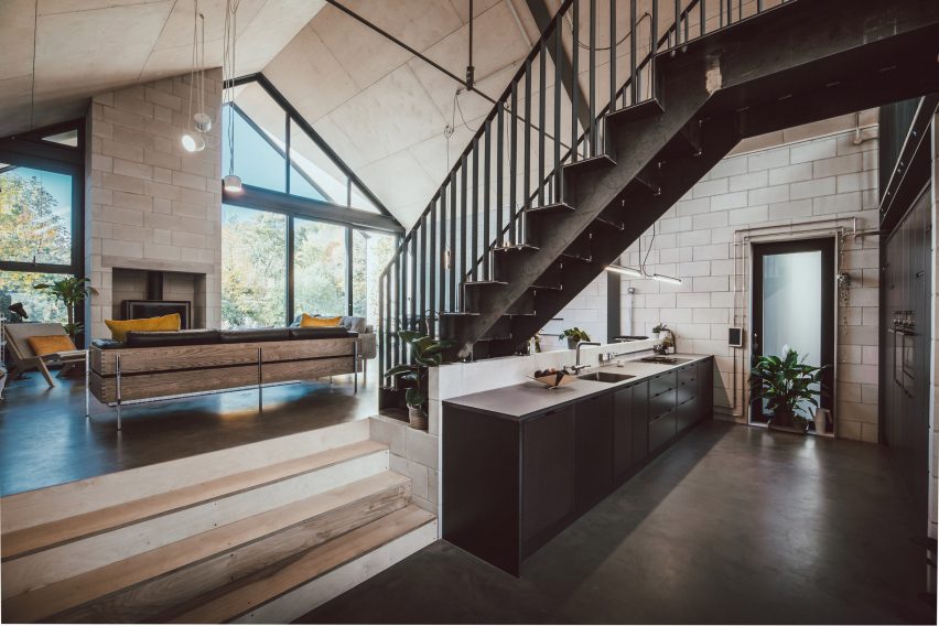 Twin-build house by Nik and Jon Daughtry in Sheffield