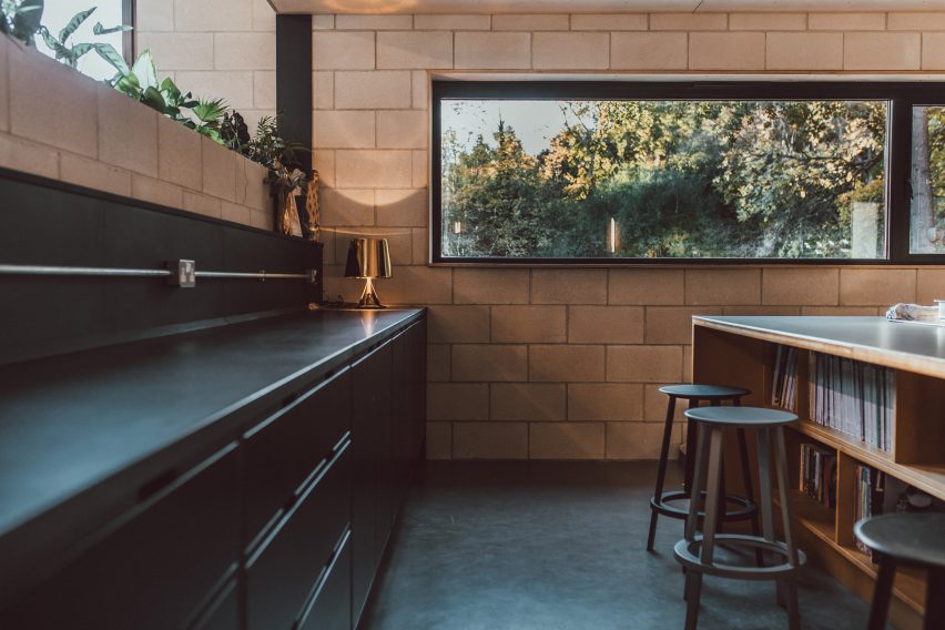 Twin-build house by Nik and Jon Daughtry in Sheffield