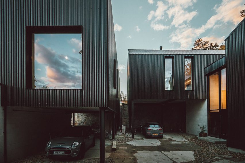 Twin-build house by Nik and Jon Daughtry in Sheffield