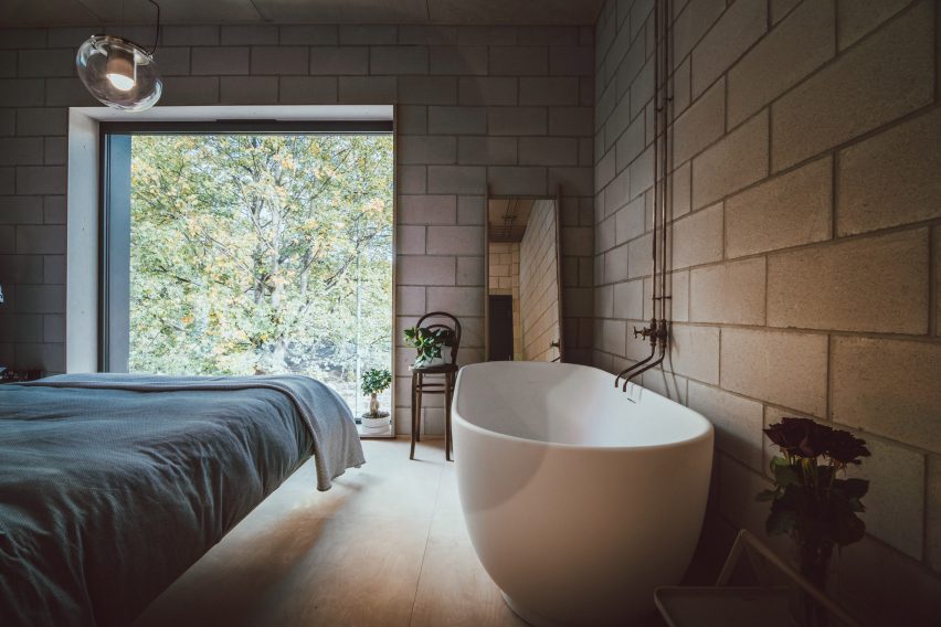 Twin-build house by Nik and Jon Daughtry in Sheffield