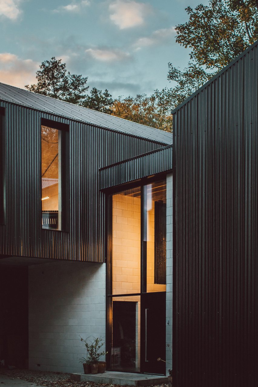 Twin-build house by Nik and Jon Daughtry in Sheffield