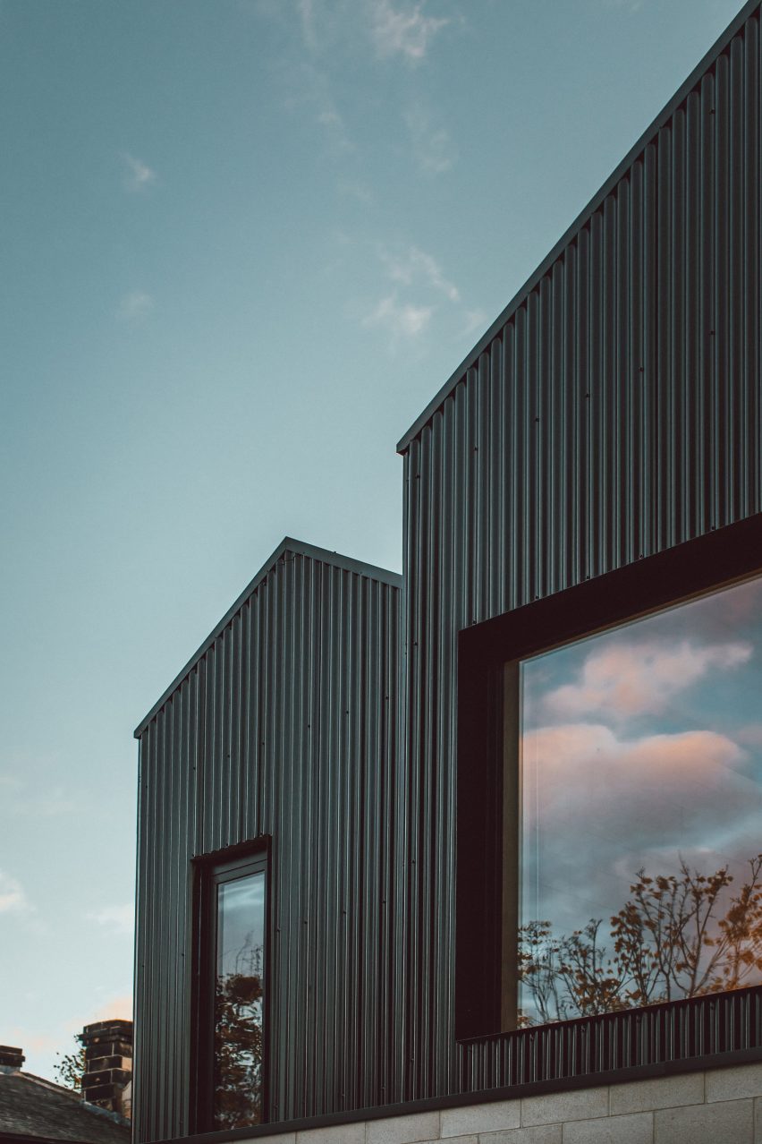 Twin-build house by Nik and Jon Daughtry in Sheffield