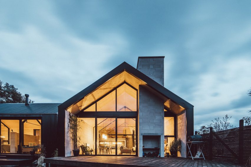 Twin-build house by Nik and Jon Daughtry in Sheffield