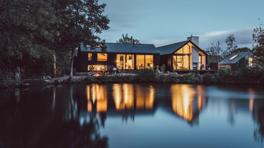 Twin-build house by Nik and Jon Daughtry in Sheffield