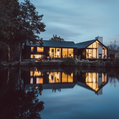 Twin-build house by Nik and Jon Daughtry in Sheffield