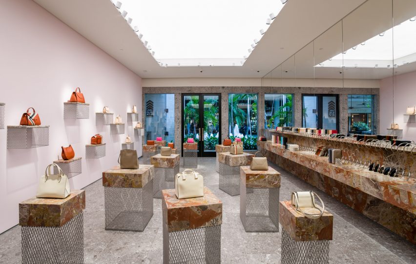 Valextra store by Aranda\Lasch