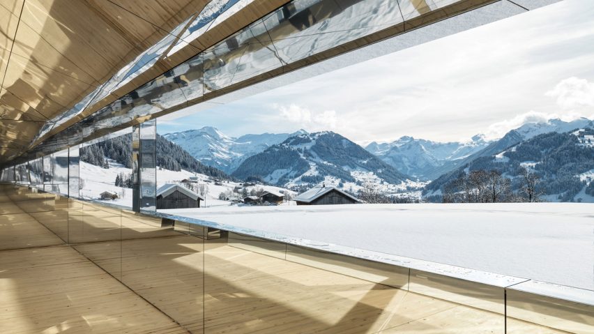 Doug Aitken's mirrored house in Gstaad