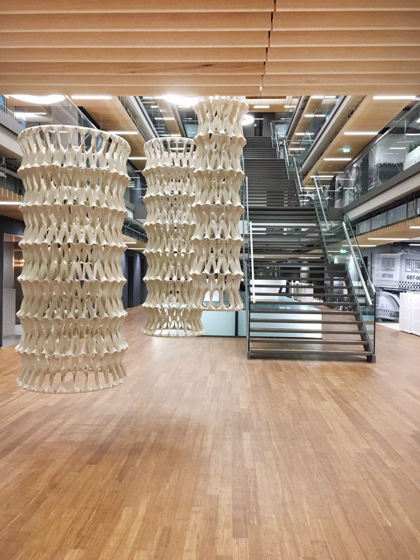 Petra Vonk Plectere 3D-knitted acoustic curtains