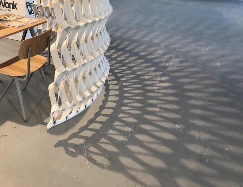 Petra Vonk Plectere 3D-knitted acoustic curtains
