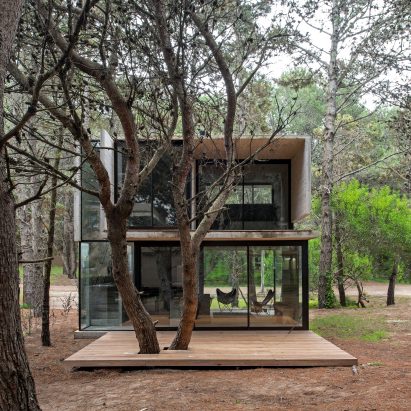 Casa H3 concrete house by Luciano Kruk