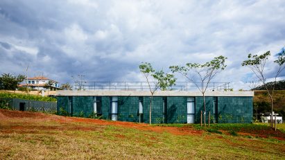 Casa João de Barro by Terra e Tuma
