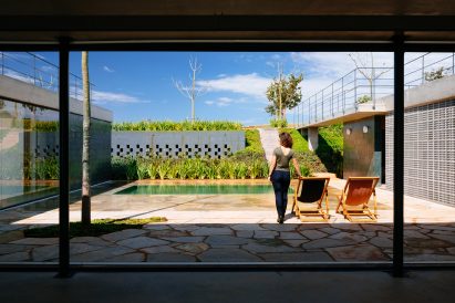 Casa João de Barro by Terra e Tuma