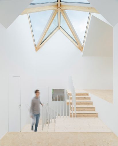Cork Screw House by Rundzwei Architekten