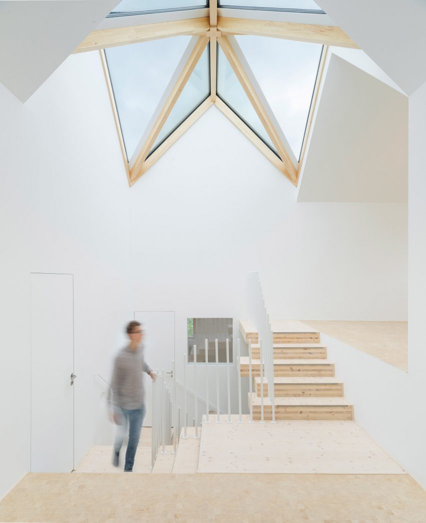 Cork Screw House by Rundzwei Architekten