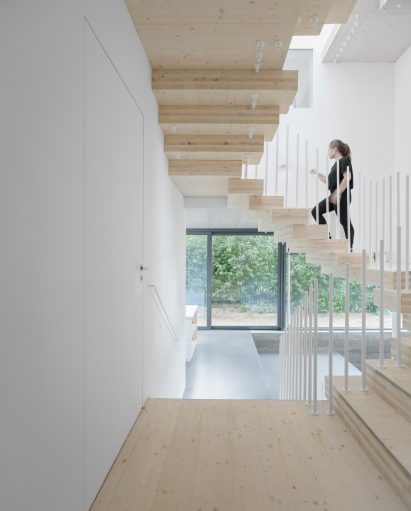 Cork Screw House by Rundzwei Architekten