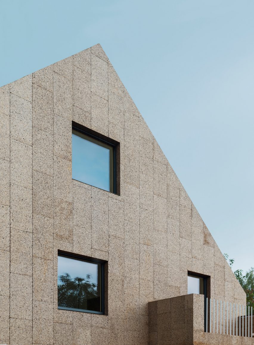 Cork Screw House by Rundzwei Architekten