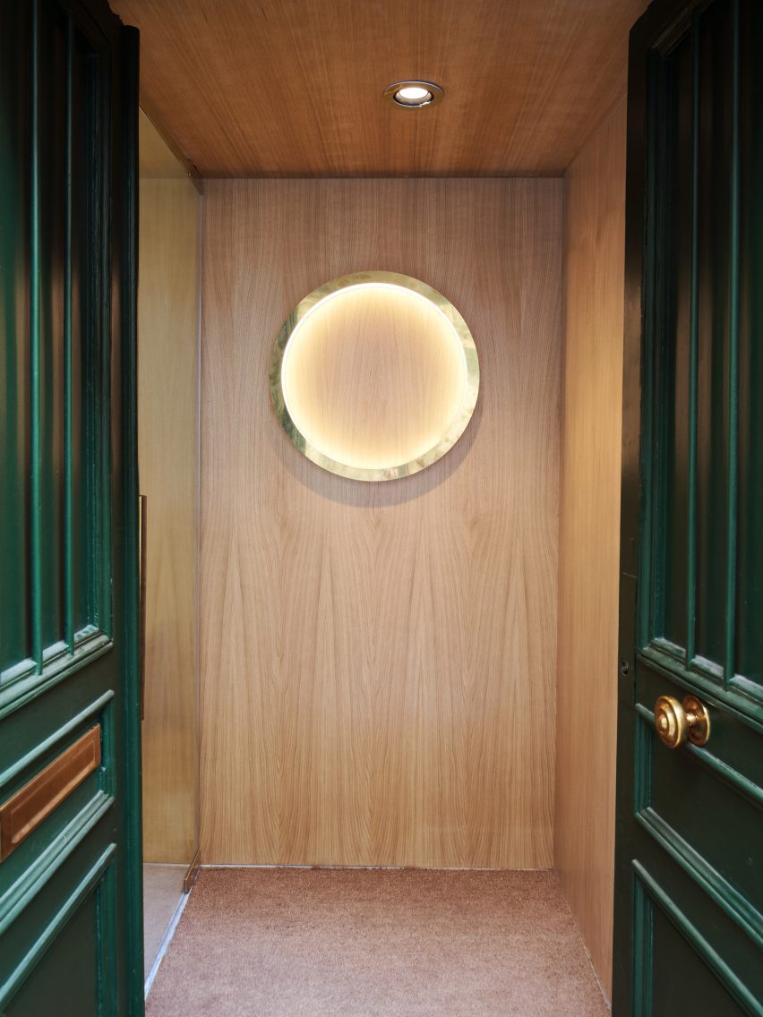 Interiors of En skincare store, designed by Archiee