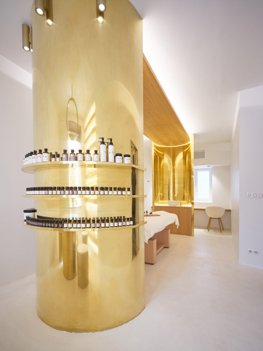 Interiors of En skincare store, designed by Archiee