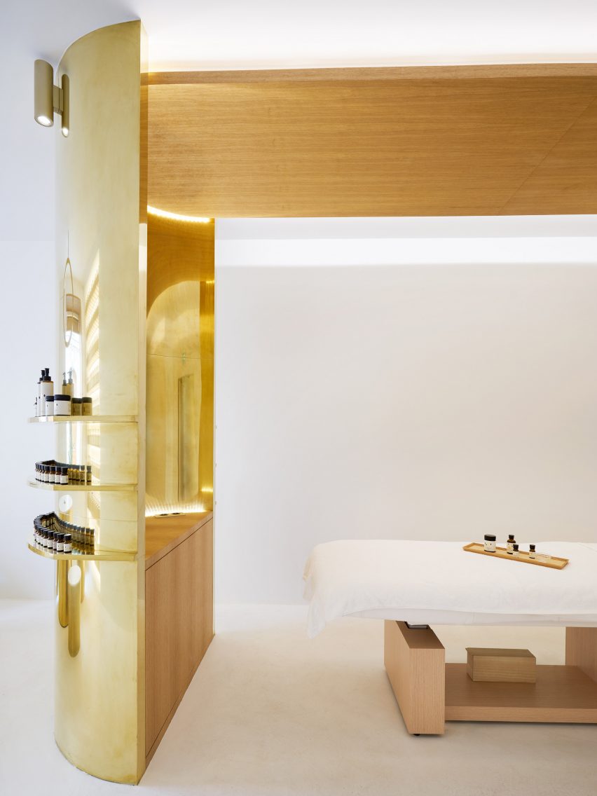 Interiors of En skincare store, designed by Archiee