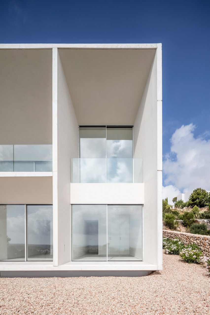 Frame House by Nomo Studio in Menorca