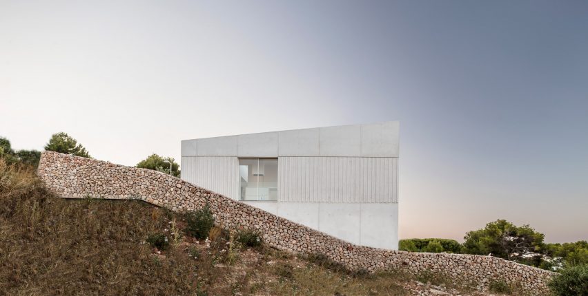 Frame House by Nomo Studio in Menorca