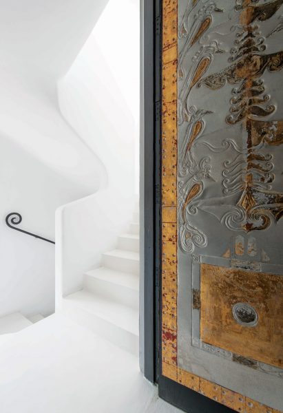 Geoffrey Bawa staircases: Geoffrey Bawa's Town House, Colombo, 1968
