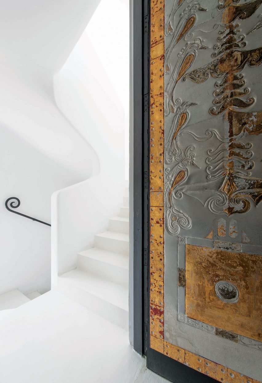 Geoffrey Bawa staircases: Geoffrey Bawa's Town House, Colombo, 1968