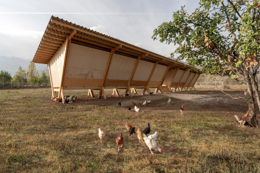 House of Chickens by SO Architecture
