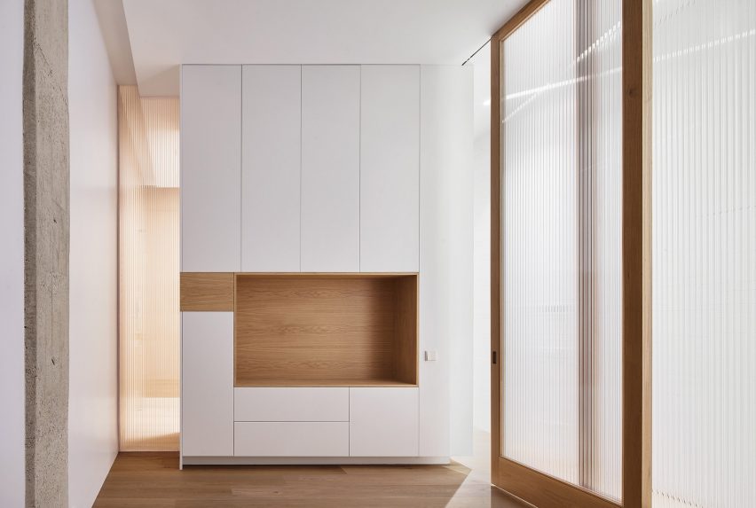 Interiors of Casa P82, designed by Lucas y Hernández-Gil