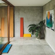 Dezeen Weekly features a brutalist home in Bali and a skyscraper in Dubai