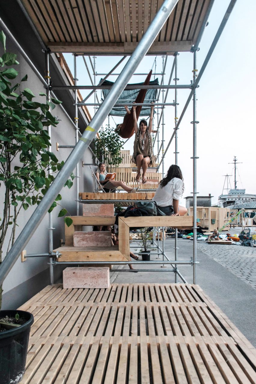 Level Up street pavilion by Brett Mahon, Joonas Parviainen, Saagar Tulshan, Shreyansh Sett and Vanja Borovic