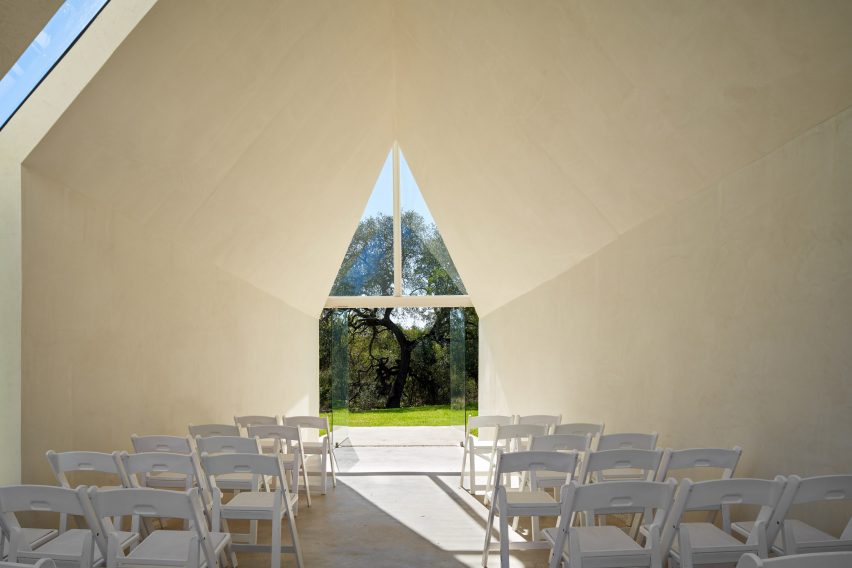 Lincoln Chapel by Studio 512
