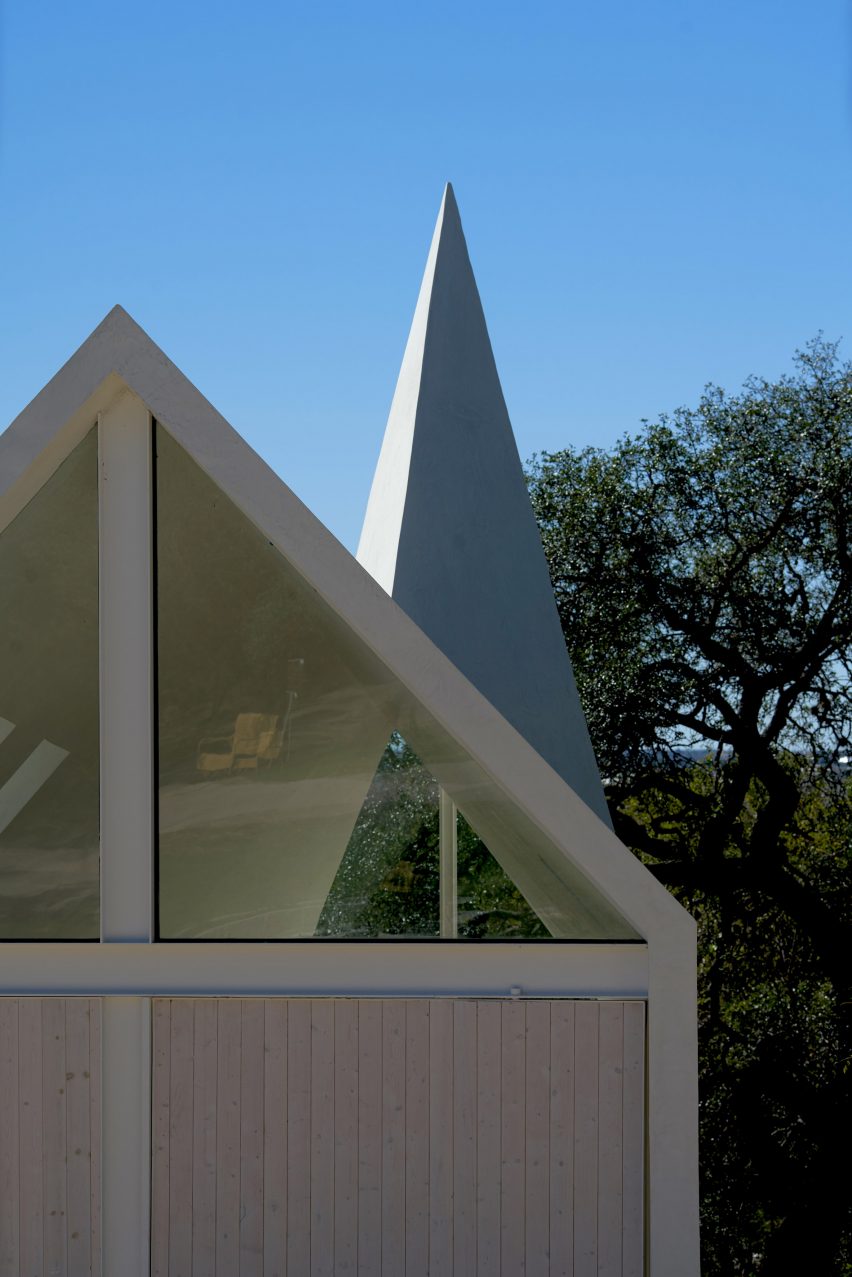 Lincoln Chapel by Studio 512
