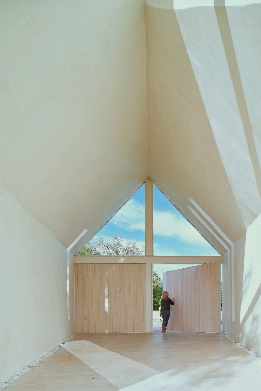 Lincoln Chapel by Studio 512