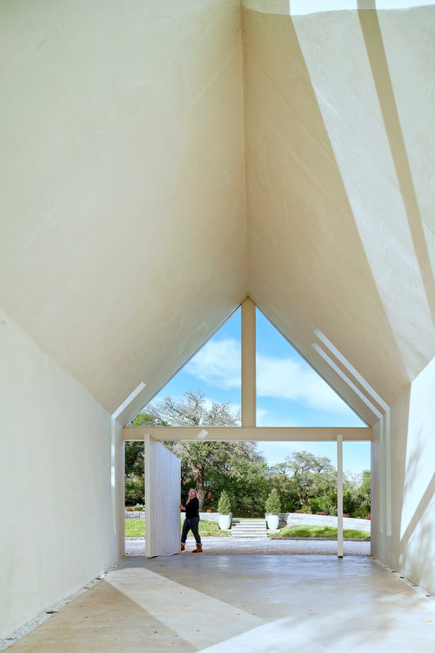 Lincoln Chapel by Studio 512