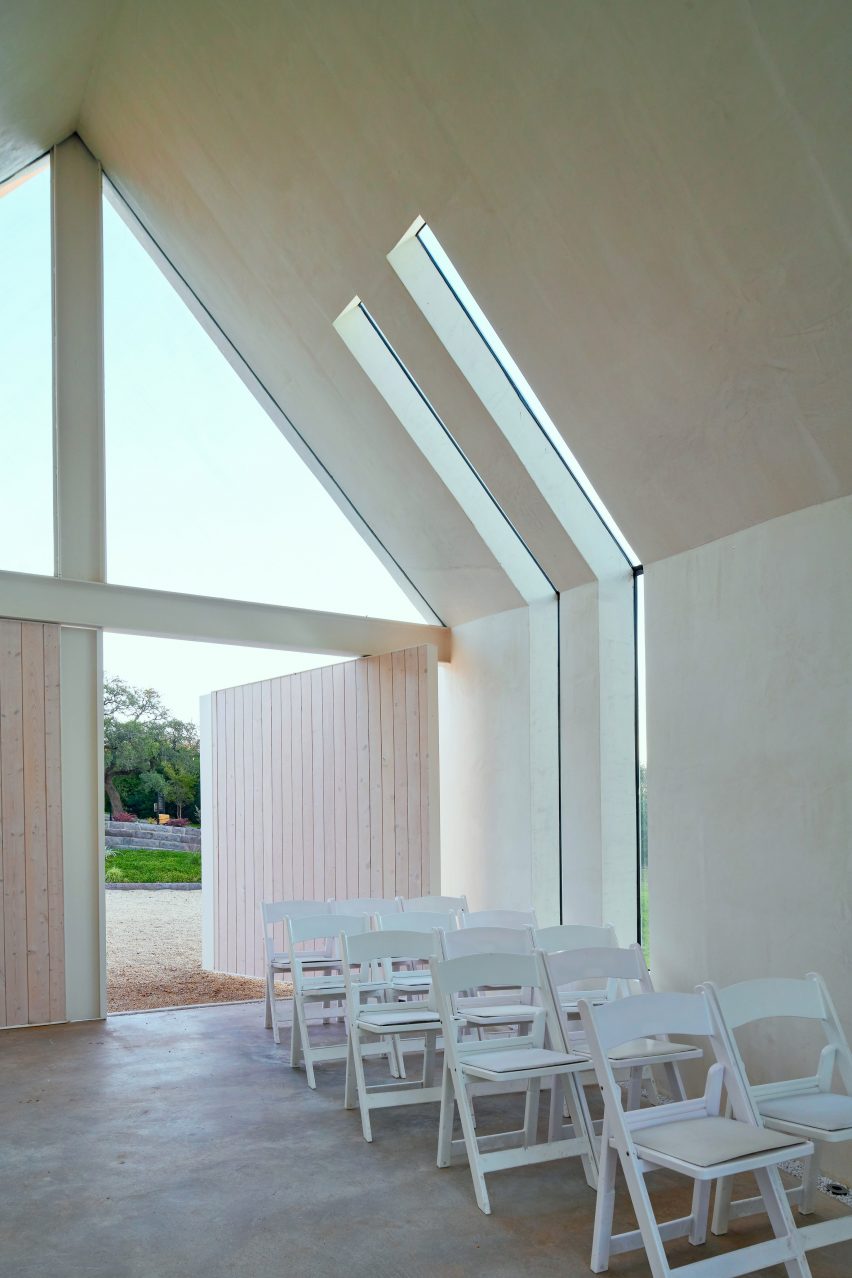 Lincoln Chapel by Studio 512