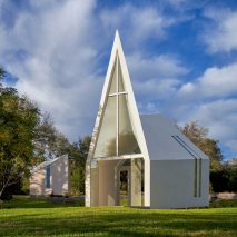 Lincoln Chapel by Studio 512