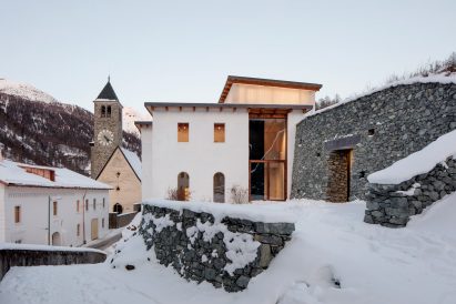 Muzeum Susch by Chasper Schmidlin and Lukas Voellmy
