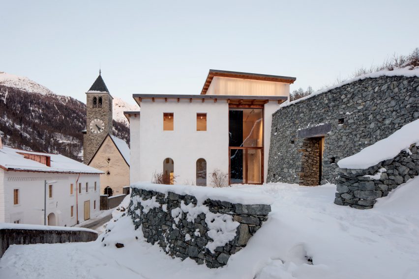 Muzeum Susch by Chasper Schmidlin and Lukas Voellmy