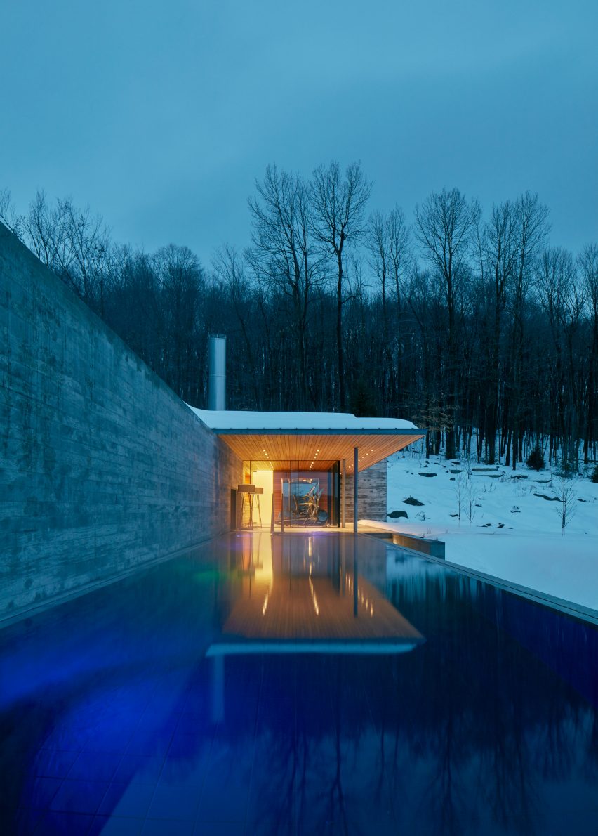 Pool House by MacKay-Lyons Sweetapple