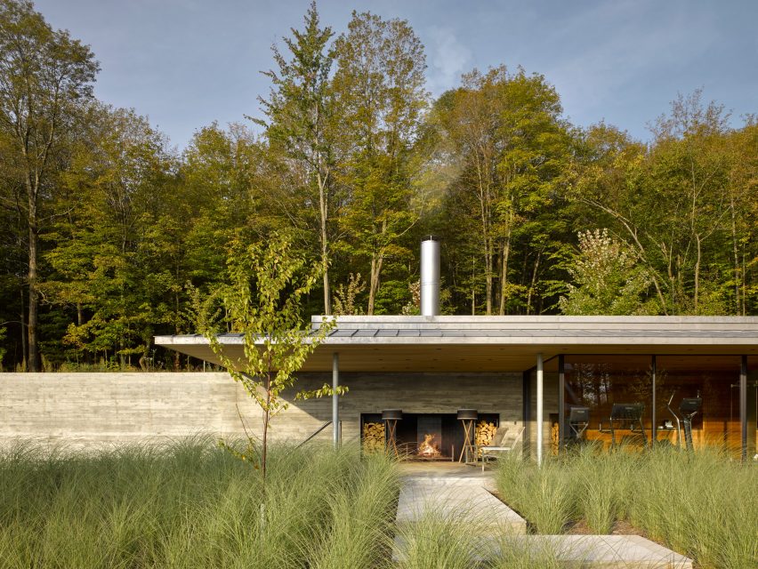 Pool House by MacKay-Lyons Sweetapple