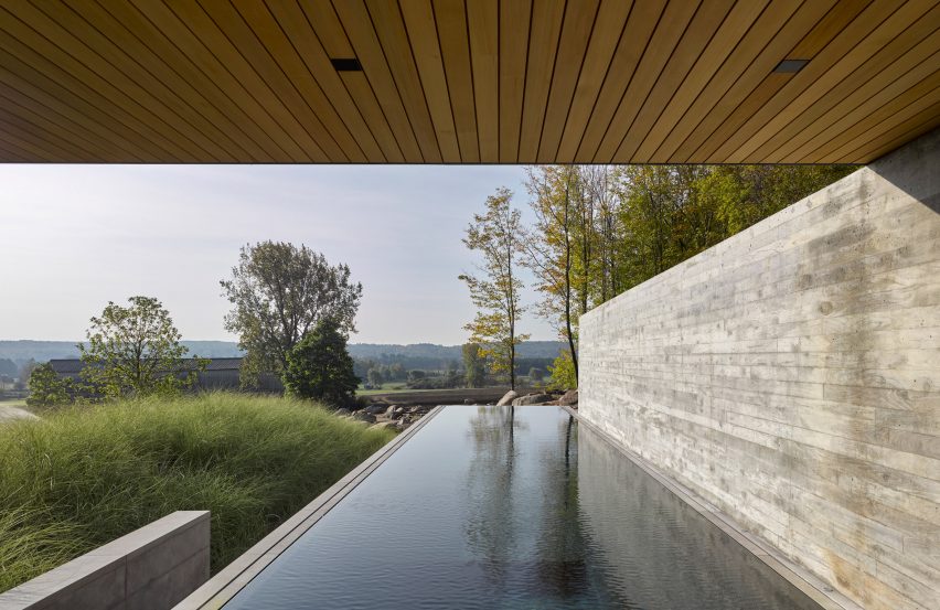 Pool House by MacKay-Lyons Sweetapple