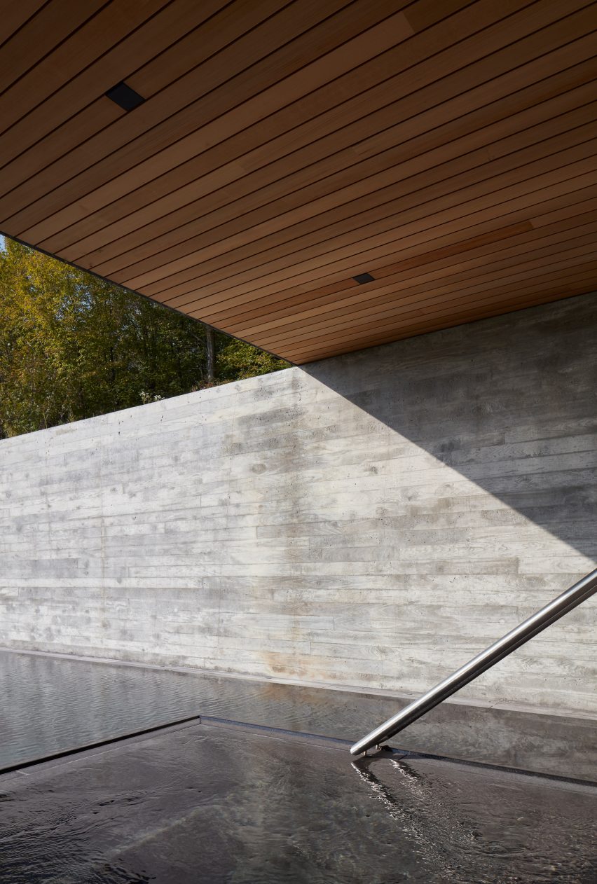 Pool House by MacKay-Lyons Sweetapple