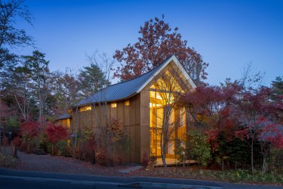 Shishi-Iwa House boutique hotel by Shigeru Ban in Karuizawa, Japan