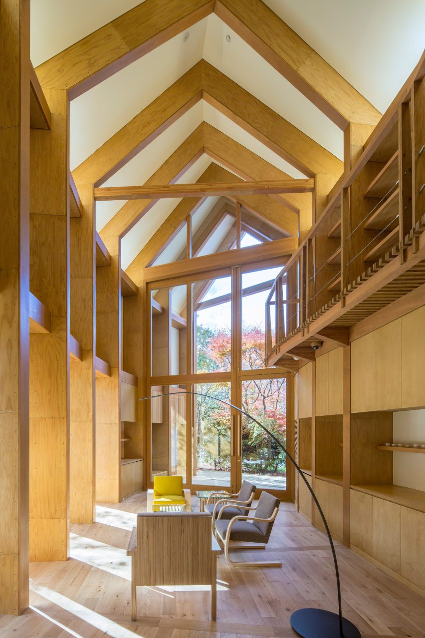 Shishi-Iwa House boutique hotel by Shigeru Ban in Karuizawa, Japan
