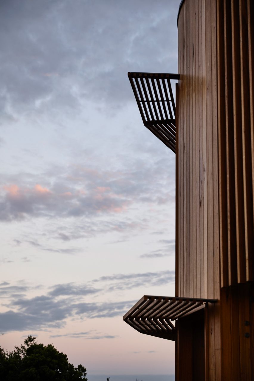 St Andrews Beach House by Austin Maynard Architects
