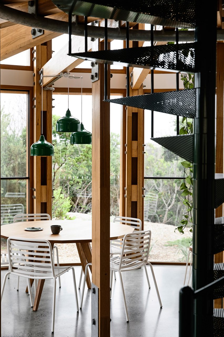 St Andrews Beach House by Austin Maynard Architects