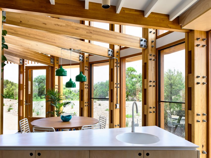 St Andrews Beach House by Austin Maynard Architects
