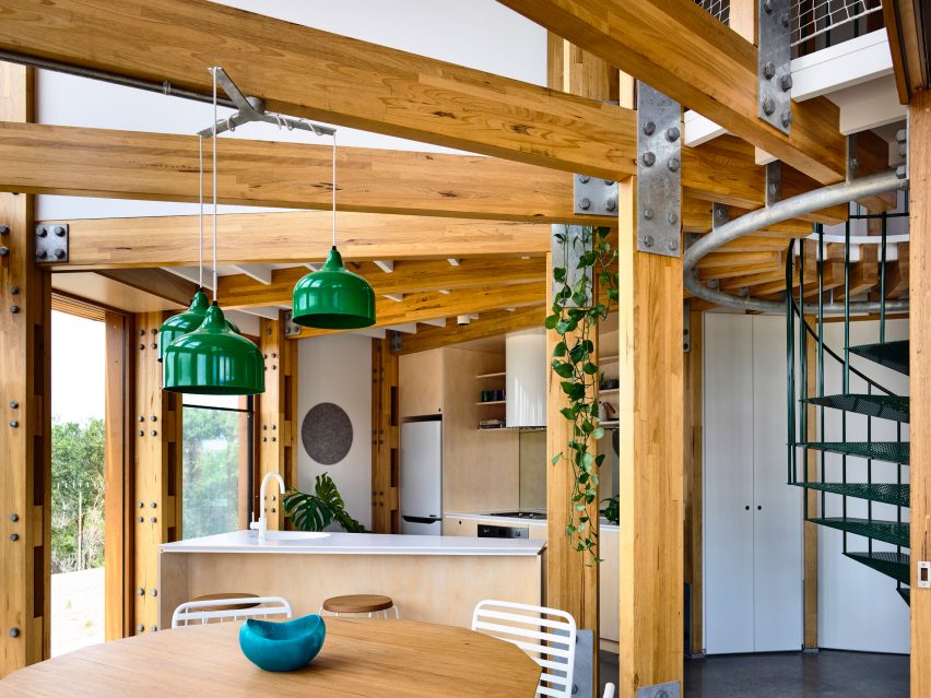 St Andrews Beach House by Austin Maynard Architects